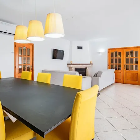 Coelha - Table Tennis And Pool Table Villa